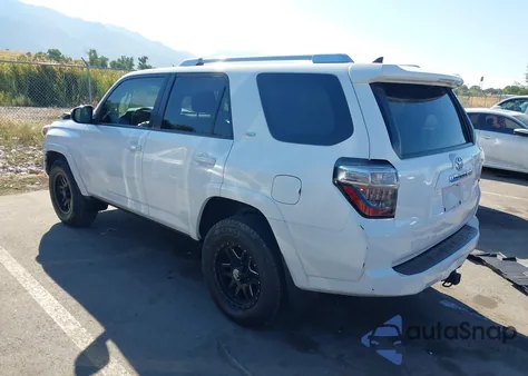 2014 Toyota 4Runner Sr5 z USA, uszkodzony, nr VIN JTEZU5JR2E5072913
